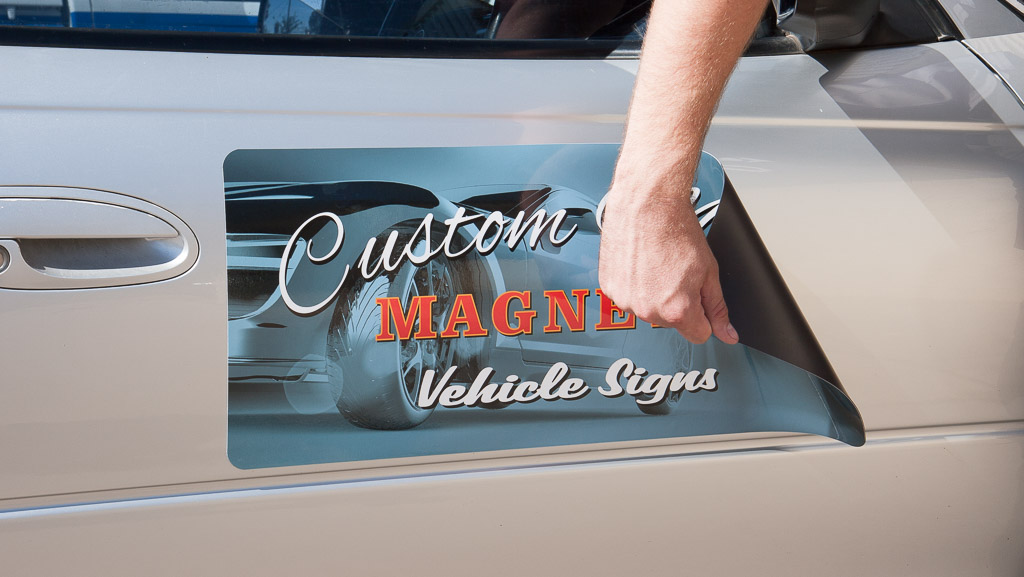 Digital printed magnetic vehicle sign